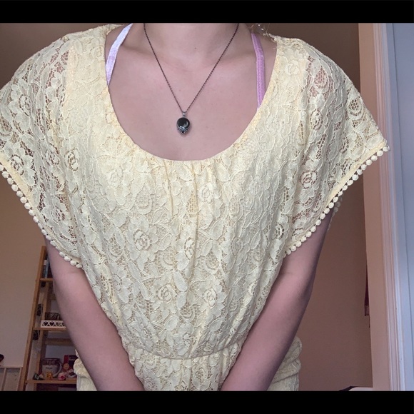 ☀️CHARLOTTE RUSSE ROMPER - Picture 3 of 5